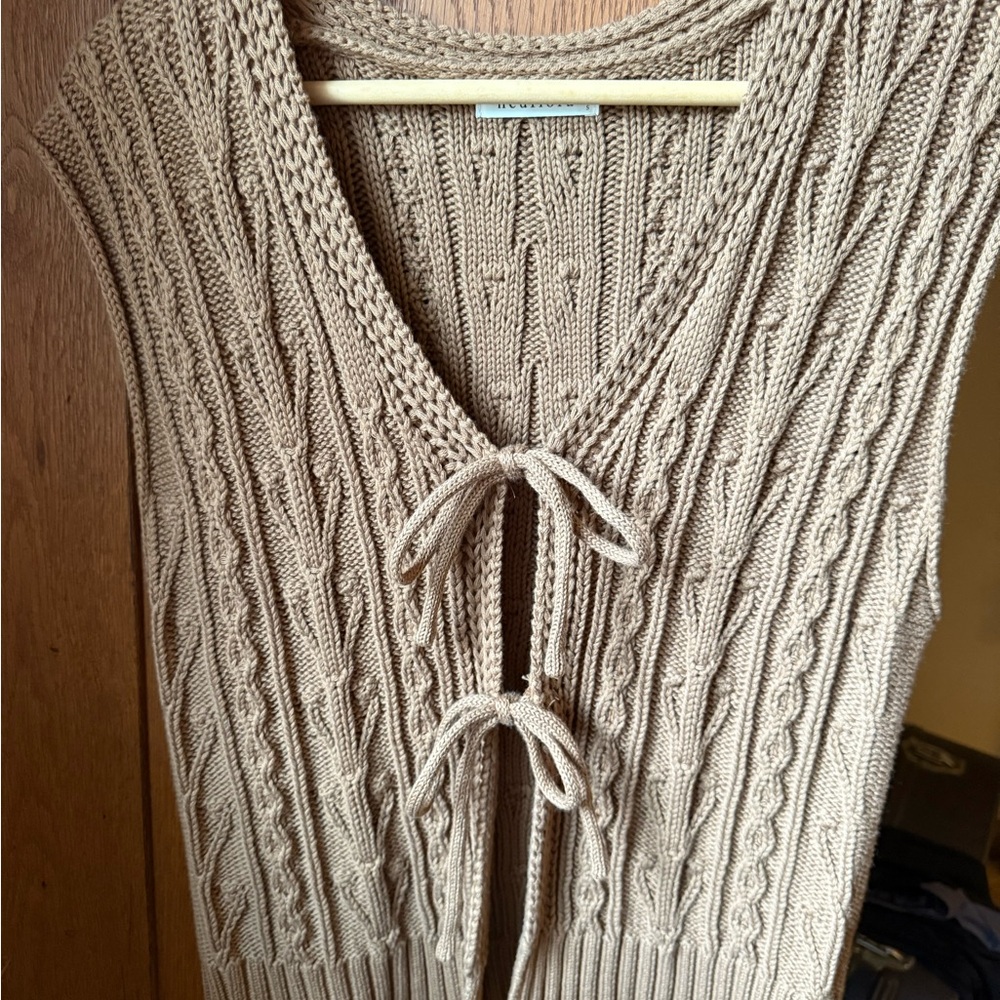 Neuflora Ivy sweater vest in bronze
